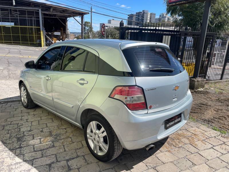 CHEVROLET - AGILE - 2011/2012 - Prata - R$ 37.900,00