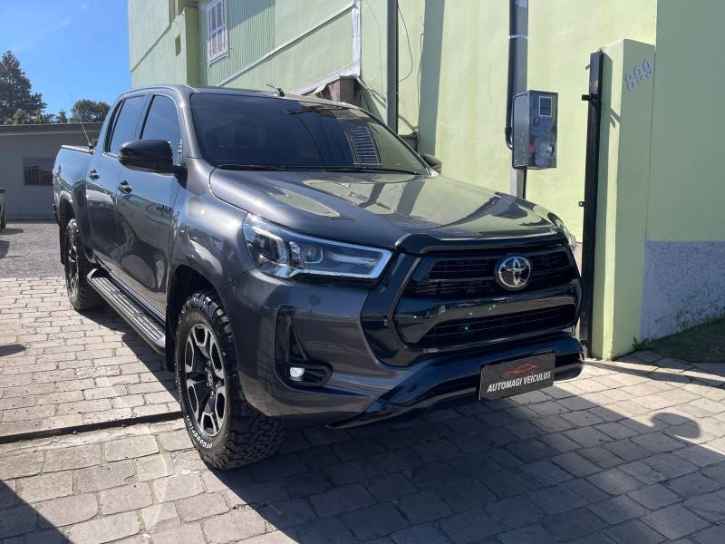 TOYOTA - HILUX - 2021/2021 - Cinza - R$ 259.900,00