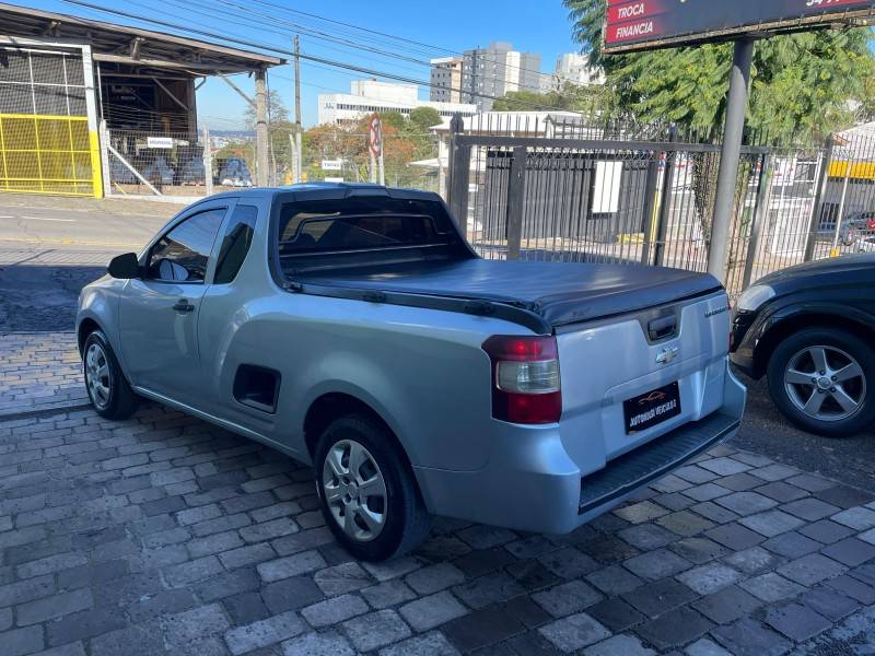 CHEVROLET - MONTANA - 2011/2012 - Prata - R$ 37.900,00