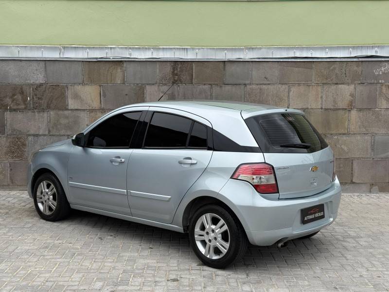 CHEVROLET - AGILE - 2011/2012 - Prata - R$ 37.900,00