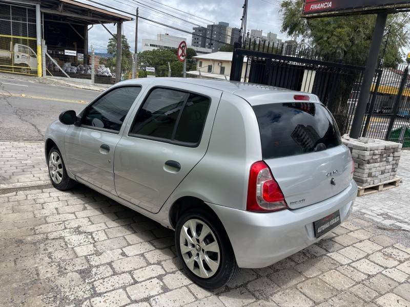 RENAULT - CLIO - 2013/2014 - Prata - Sob Consulta