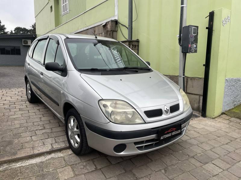 RENAULT - SCÉNIC - 2011/2011 - Prata - R$ 26.900,00
