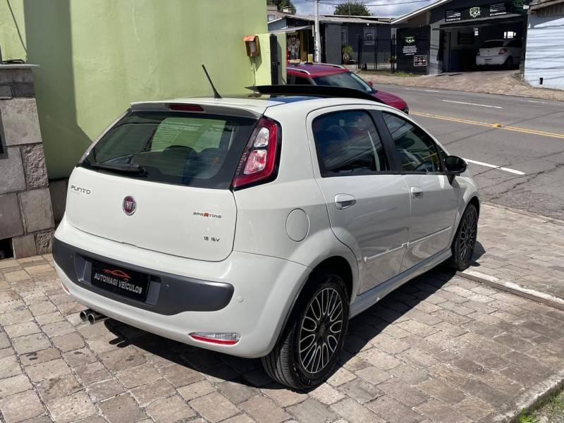 FIAT - PUNTO - 2013/2013 - Branca - R$ 49.900,00