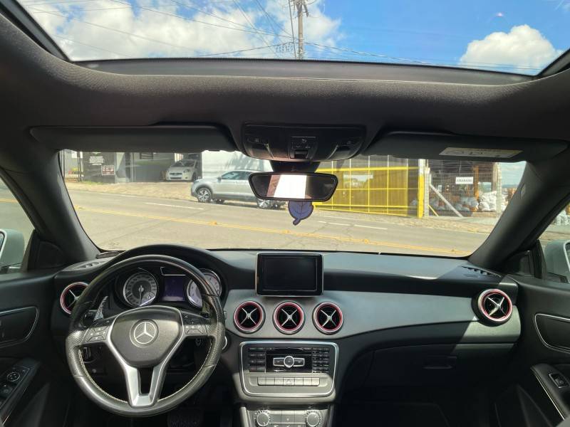 MERCEDES-BENZ - CLA 200 - 2014/2014 - Prata - R$ 119.900,00