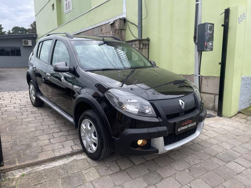 RENAULT - SANDERO - 2012/2013 - Preta - R$ 41.900,00