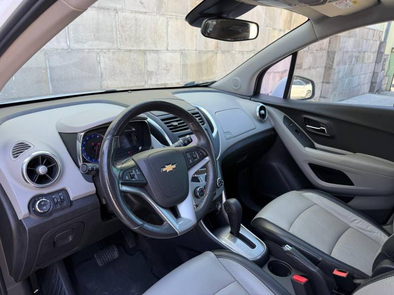 CHEVROLET - TRACKER - 2014/2015 - Branca - R$ 69.900,00