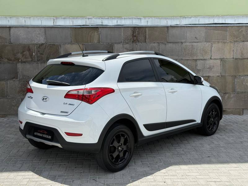 HYUNDAI - HB20X - 2015/2015 - Branca - R$ 61.900,00