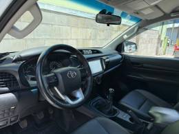 TOYOTA - HILUX - 2021/2021 - Branca - R$ 173.900,00