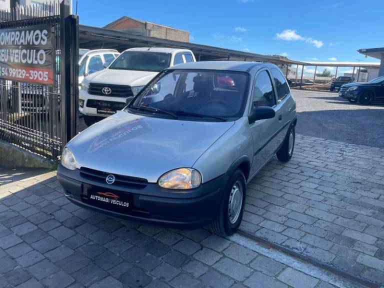 CHEVROLET - CORSA - 1998/1998 - Prata - R$ 18.900,00