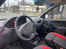 RENAULT - SANDERO - 2012/2013 - Preta - R$ 41.900,00