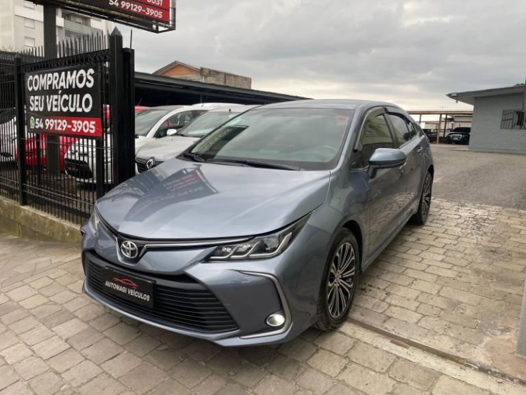 TOYOTA - COROLLA - 2020/2020 - Cinza - R$ 117.900,00