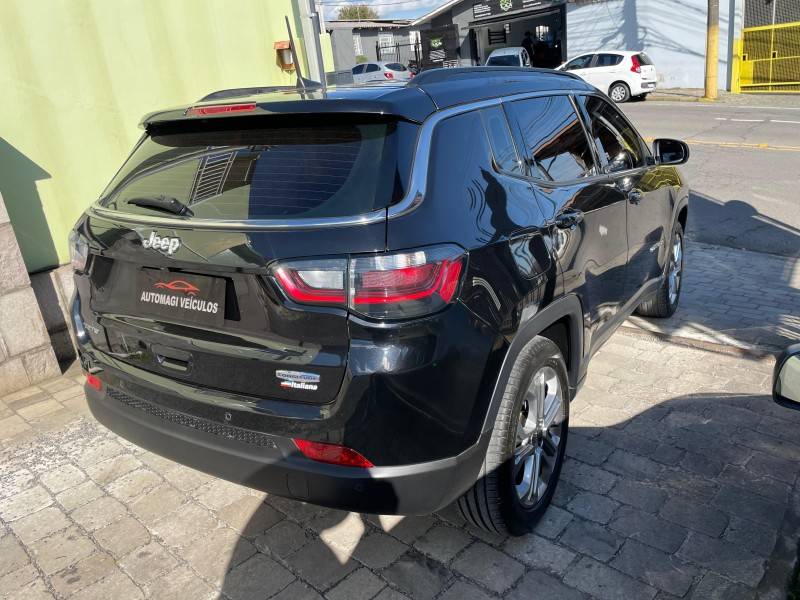 JEEP - COMPASS - 2022/2022 - Preta - R$ 134.900,00