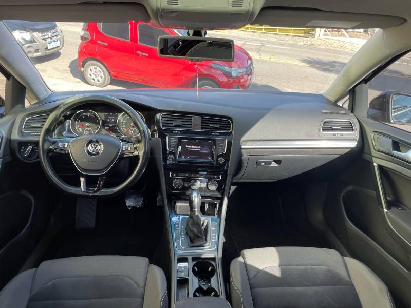 VOLKSWAGEN - GOLF - 2014/2015 - Preta - R$ 84.900,00