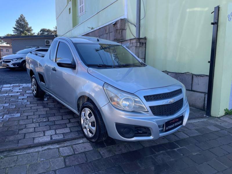 CHEVROLET - MONTANA - 2011/2012 - Prata - R$ 37.900,00