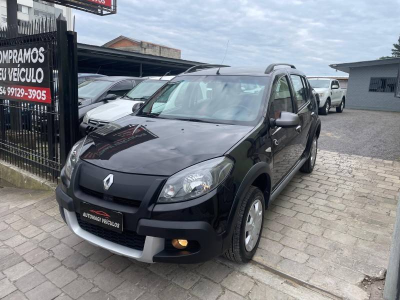 RENAULT - SANDERO - 2012/2013 - Preta - R$ 41.900,00