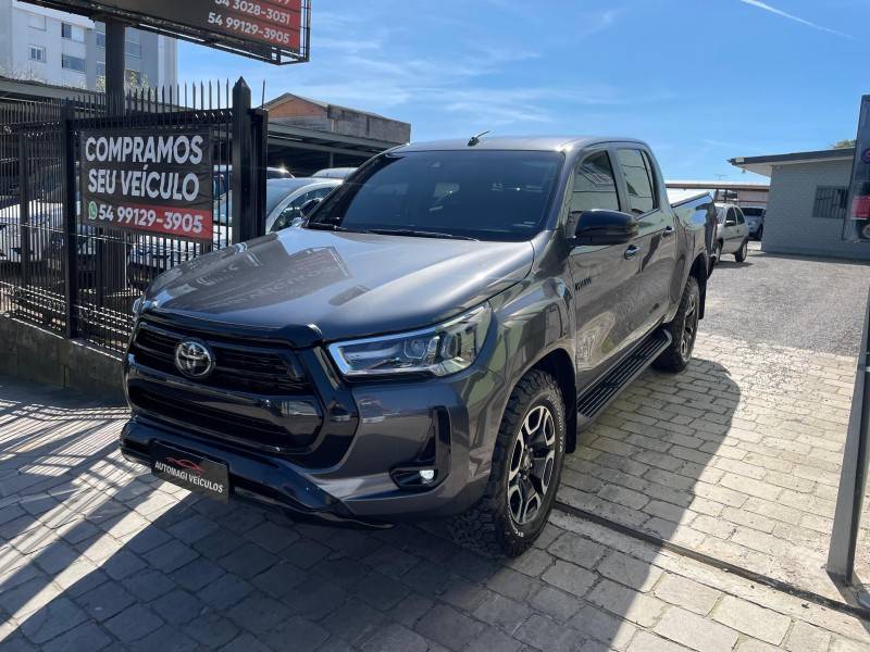 TOYOTA - HILUX - 2021/2021 - Cinza - R$ 259.900,00