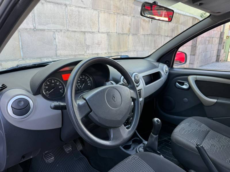 RENAULT - SANDERO - 2010/2011 - Prata - R$ 31.900,00