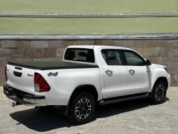 TOYOTA - HILUX - 2021/2021 - Branca - R$ 173.900,00