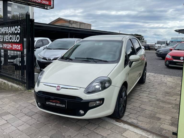 FIAT - PUNTO - 2015/2016 - Branca - R$ 42.500,00