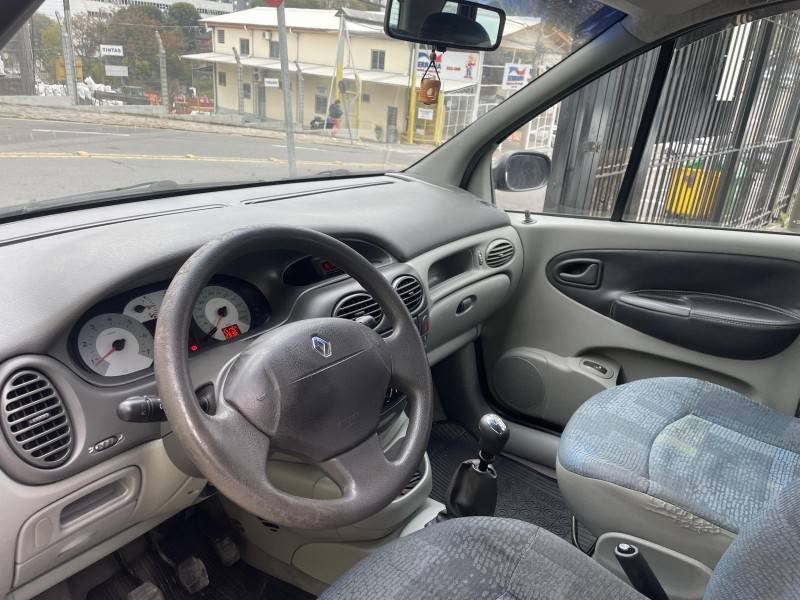 RENAULT - SCÉNIC - 2011/2011 - Prata - R$ 26.900,00