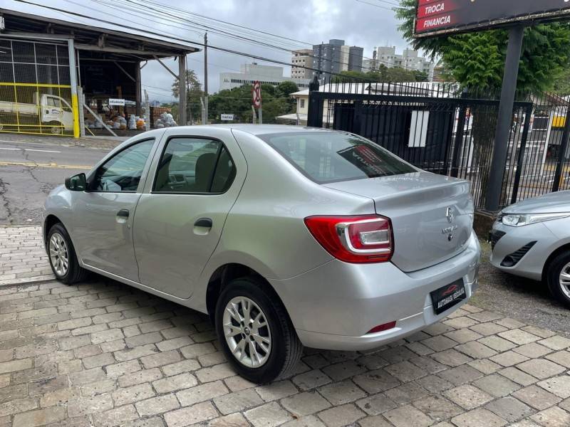 RENAULT - LOGAN - 2022/2022 - Prata - R$ 56.900,00