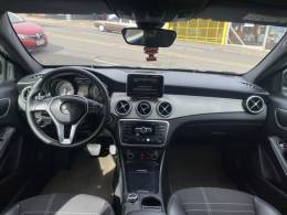 MERCEDES-BENZ - GLA 200 - 2015/2015 - Preta - R$ 104.900,00