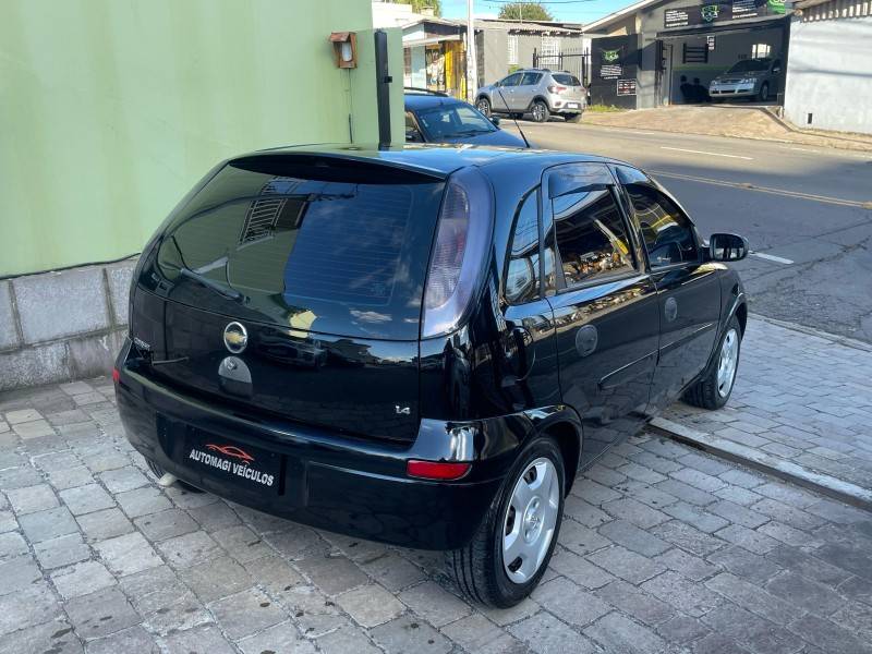CHEVROLET - CORSA - 2011/2012 - Preta - R$ 32.900,00