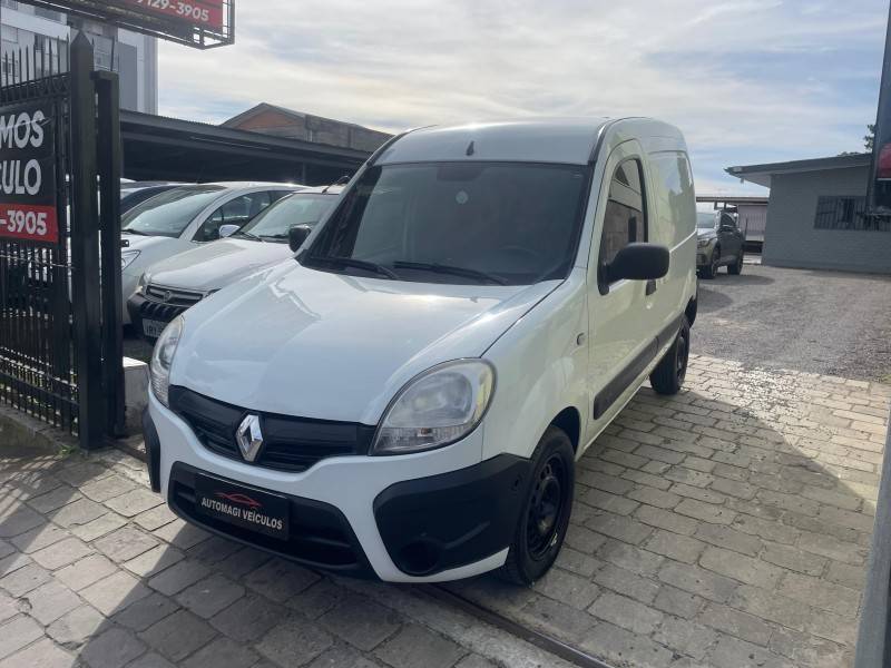 RENAULT - KANGOO - 2014/2015 - Branca - R$ 43.900,00
