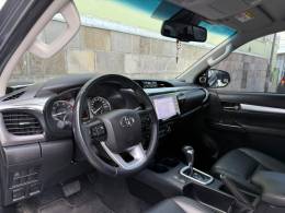 TOYOTA - HILUX - 2021/2021 - Cinza - R$ 245.900,00