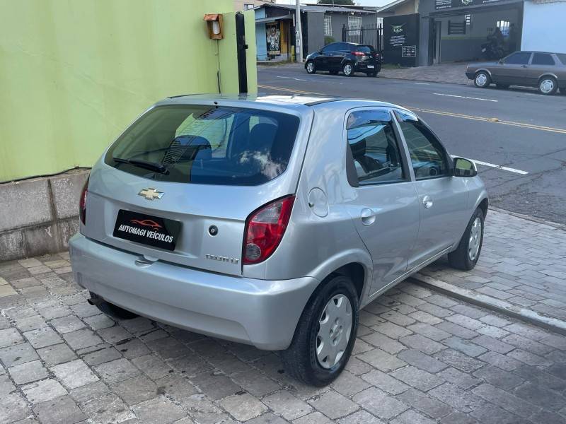 CHEVROLET - CELTA - 2015/2015 - Prata - R$ 34.900,00