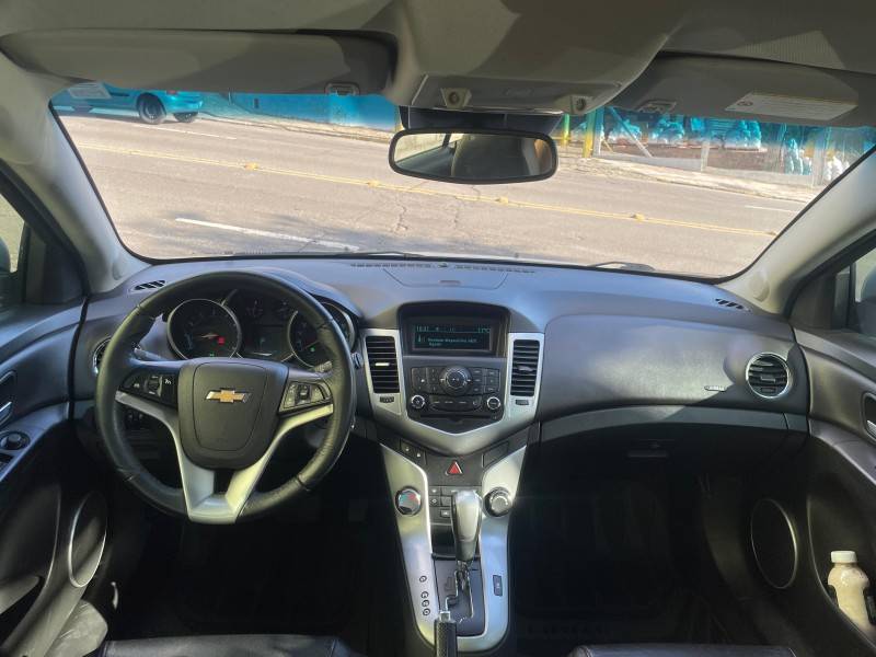 CHEVROLET - CRUZE - 2013/2014 - Prata - R$ 58.900,00