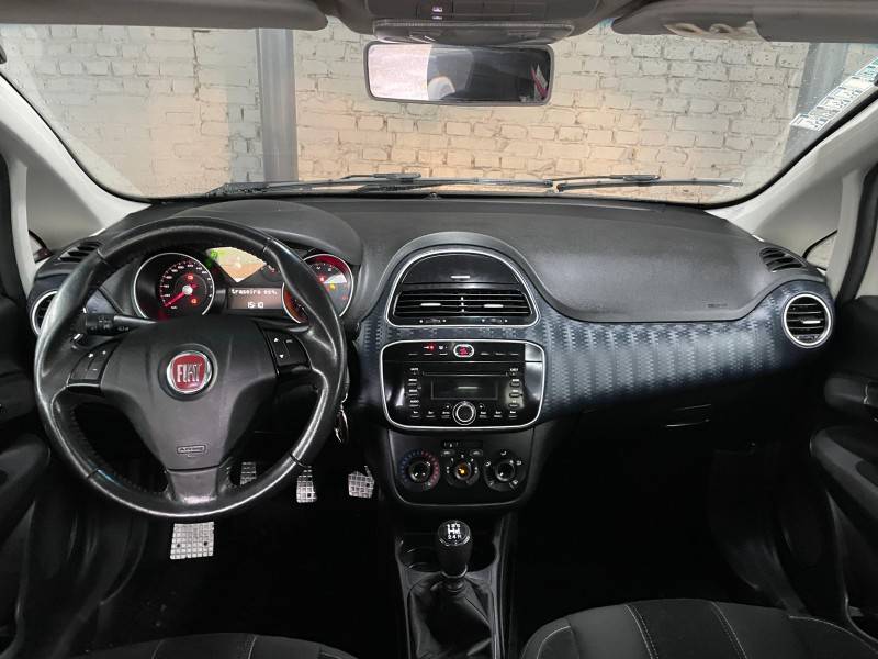 FIAT - PUNTO - 2013/2013 - Branca - R$ 49.999,00