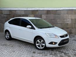 FORD - FOCUS - 2012/2013 - Branca - R$ 46.900,00