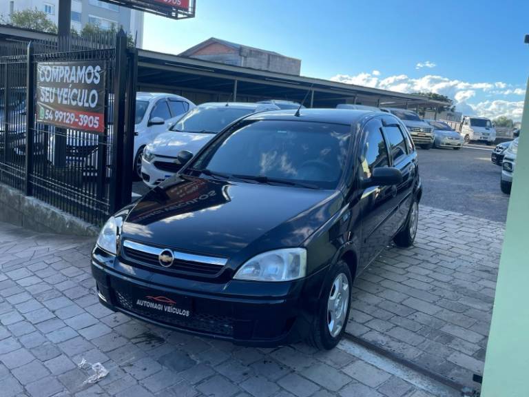 CHEVROLET - CORSA - 2011/2012 - Preta - R$ 32.900,00