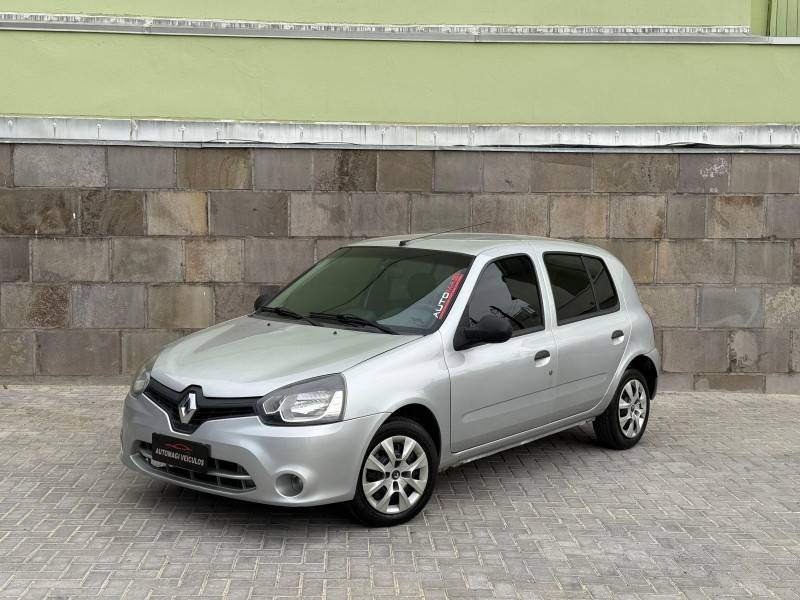 RENAULT - CLIO - 2013/2014 - Prata - R$ 31.900,00