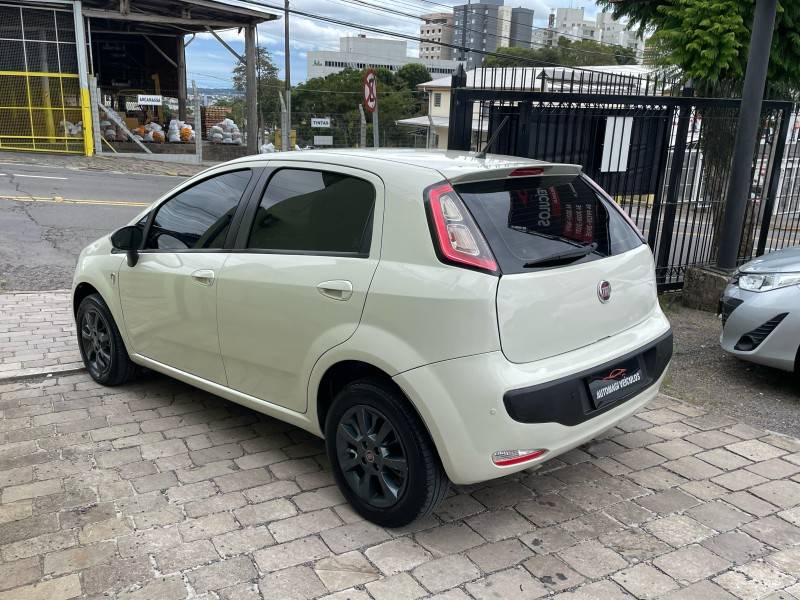 FIAT - PUNTO - 2015/2016 - Branca - R$ 42.500,00