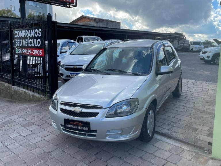 CHEVROLET - CELTA - 2015/2015 - Prata - R$ 34.900,00
