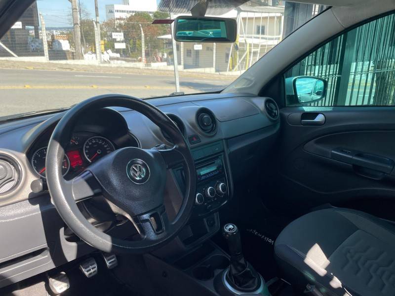 VOLKSWAGEN - SAVEIRO - 2013/2013 - Prata - R$ 58.900,00