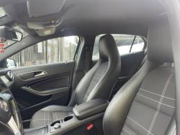 MERCEDES-BENZ - GLA 200 - 2015/2015 - Preta - R$ 104.900,00