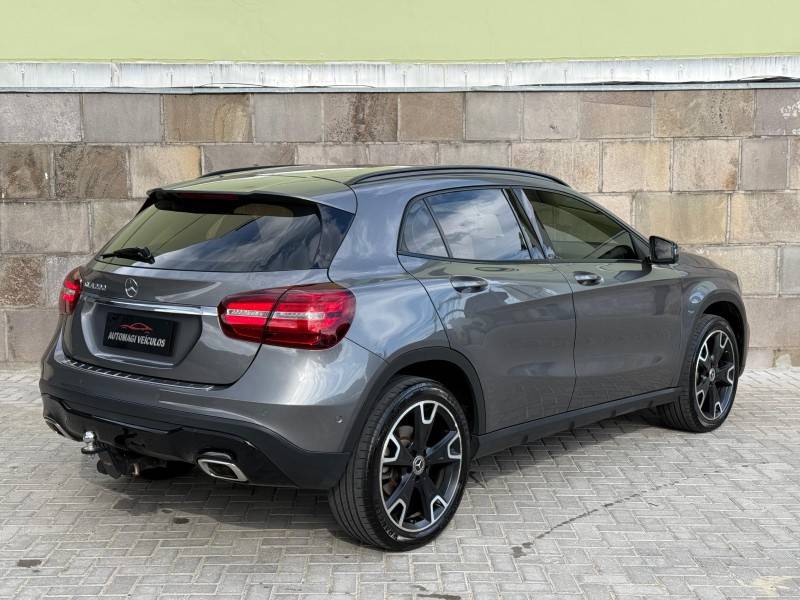 MERCEDES-BENZ - GLA 200 - 2019/2019 - Cinza - R$ 129.900,00