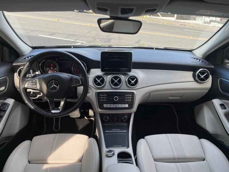 MERCEDES-BENZ - GLA 200 - 2019/2019 - Cinza - R$ 135.900,00