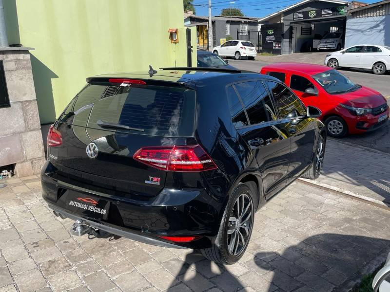 VOLKSWAGEN - GOLF - 2014/2015 - Preta - R$ 84.900,00