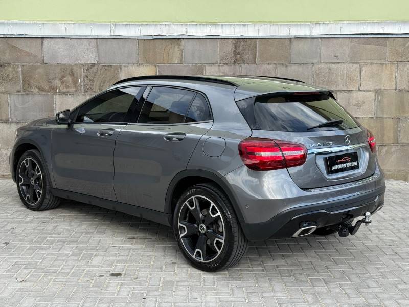 MERCEDES-BENZ - GLA 200 - 2019/2019 - Cinza - R$ 129.900,00