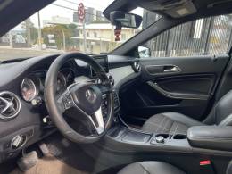MERCEDES-BENZ - GLA 200 - 2015/2015 - Preta - R$ 104.900,00