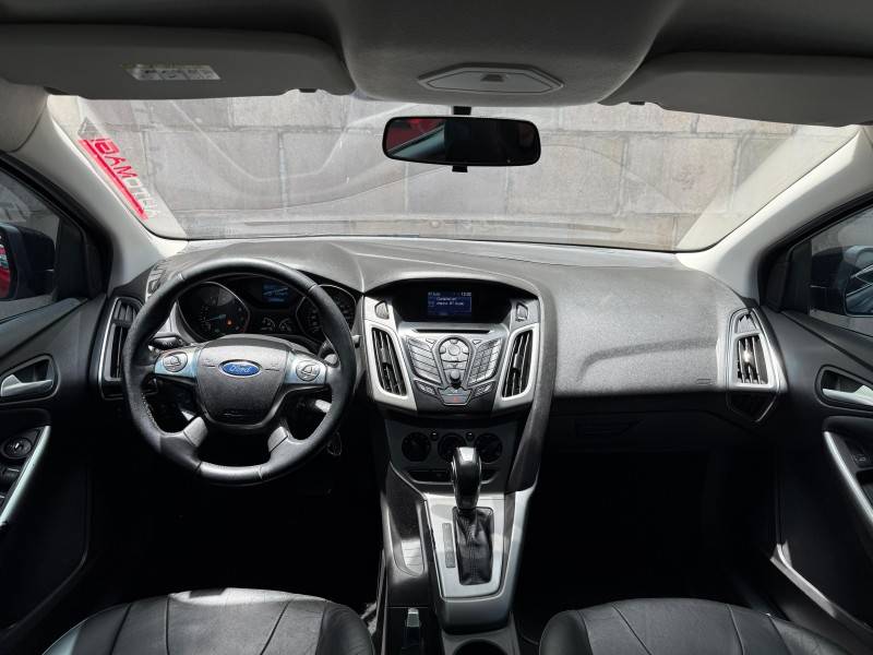 FORD - FOCUS - 2013/2014 - Preta - R$ 49.900,00