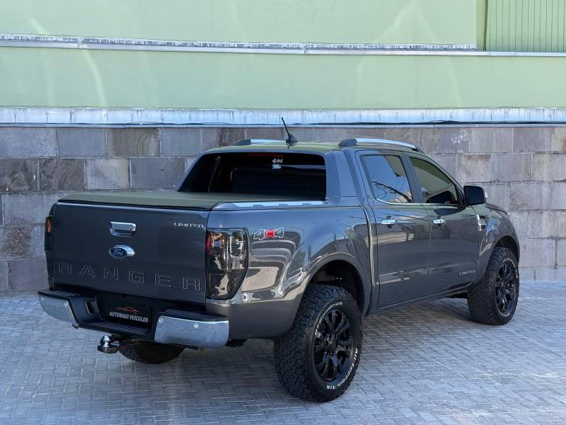 FORD - RANGER - 2021/2022 - Cinza - R$ 189.900,00