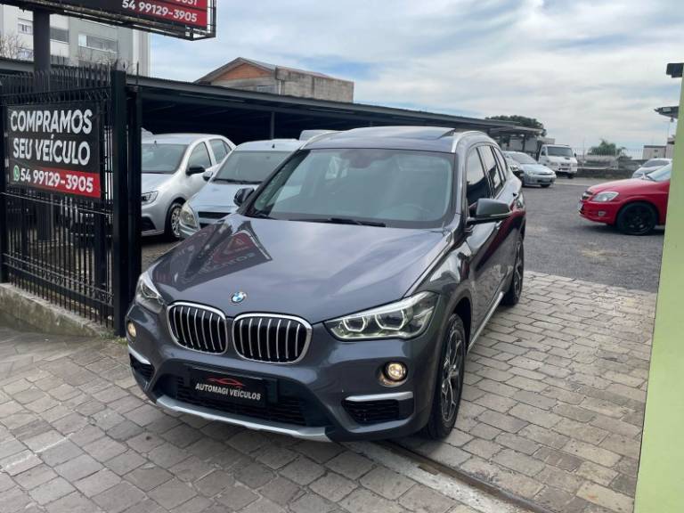 BMW - X1 - 2018/2019 - Cinza - R$ 149.900,00