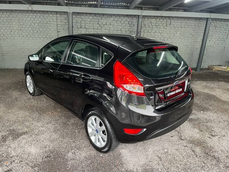 FORD - FIESTA - 2012/2013 - Cinza - R$ 39.900,00