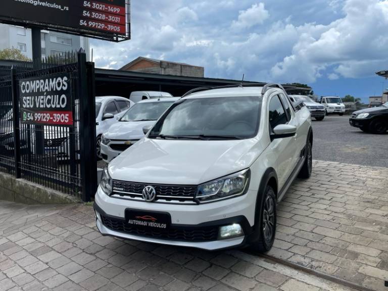 VOLKSWAGEN - SAVEIRO - 2016/2017 - Branca - R$ 78.900,00