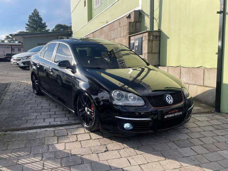 VOLKSWAGEN - JETTA - 2008/2009 - Preta - R$ 45.900,00